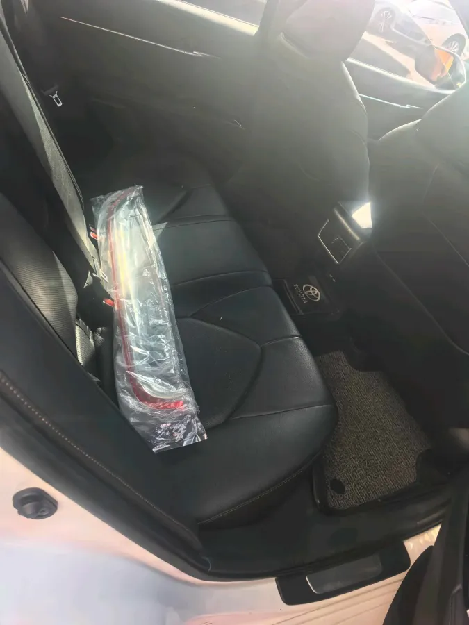 2021 Toyota Camry 2.5L 209HP L4 8AT,autocango,china used car exporter,china ev exporter,chinese used car exporter,chinese used ev exporter