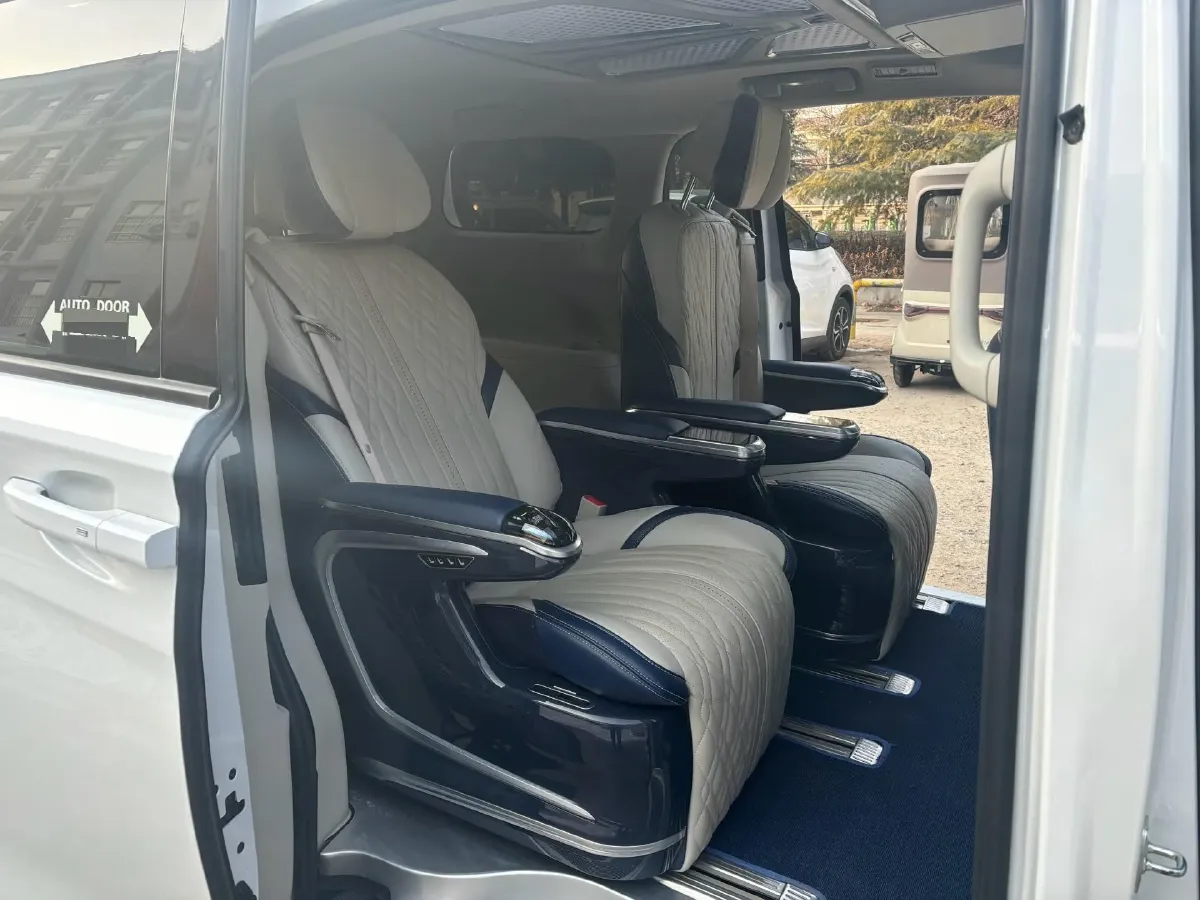 2020 Buick GL8 2.0T 237HP L4 9AT,autocango,china used car exporter,china ev exporter,chinese used car exporter,chinese used ev exporter