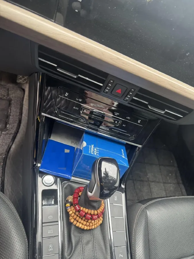 2020 Volkswagen Passat 2.0T 220HP L4 7DCT,autocango,china used car exporter,china ev exporter,chinese used car exporter,chinese used ev exporter