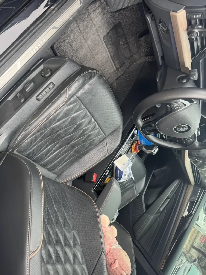 2020 Volkswagen Passat 2.0T 220HP L4 7DCT,autocango,china used car exporter,china ev exporter,chinese used car exporter,chinese used ev exporter