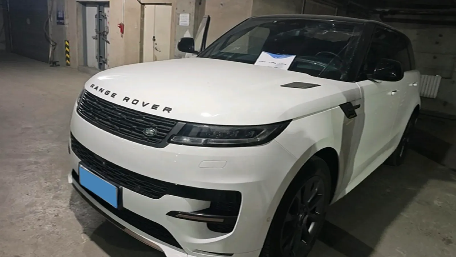 2024 Land Rover Range Rover Sport 3.0T 400HP L6 8AT,autocango,china used car exporter,china ev exporter,chinese used car exporter,chinese used ev exporter