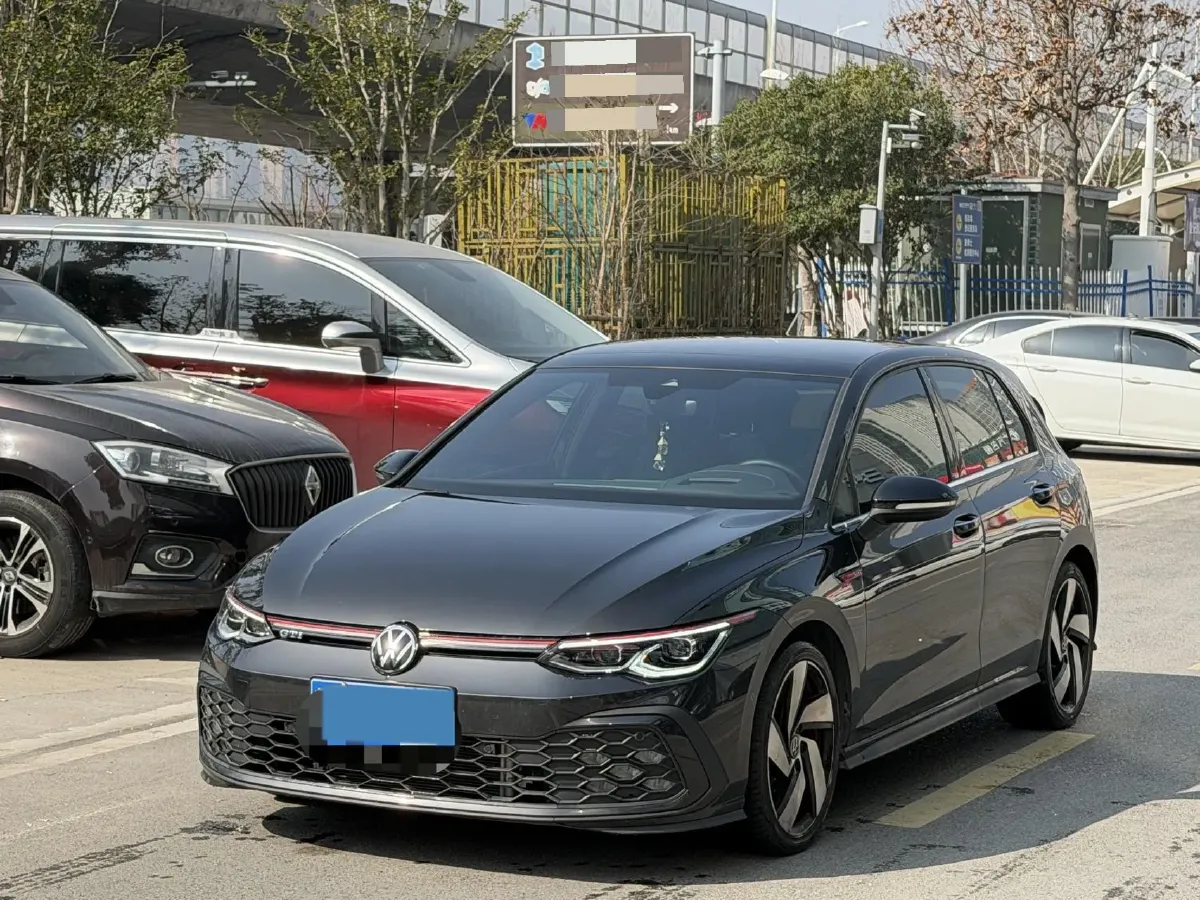 2023 Volkswagen GolfGTI 2.0T 220HP L4 7DCT,autocango,china used car exporter,china ev exporter,chinese used car exporter,chinese used ev exporter
