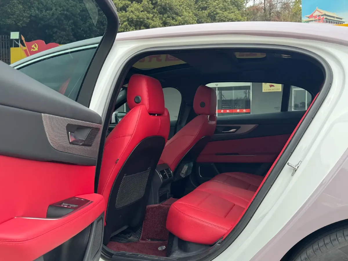 2023 Jaguar XEL 2.0T 250HP L4 8AT,autocango,china used car exporter,china ev exporter,chinese used car exporter,chinese used ev exporter