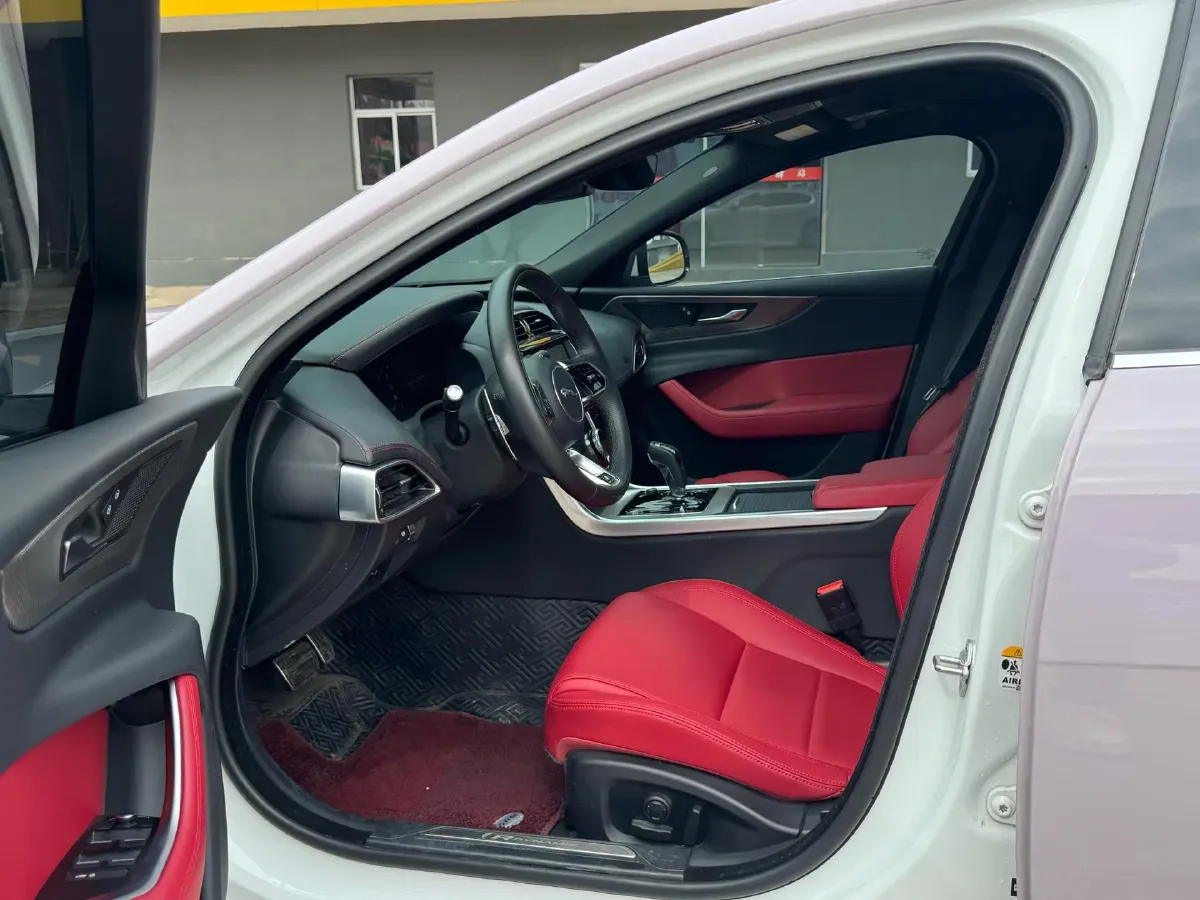 2023 Jaguar XEL 2.0T 250HP L4 8AT,autocango,china used car exporter,china ev exporter,chinese used car exporter,chinese used ev exporter