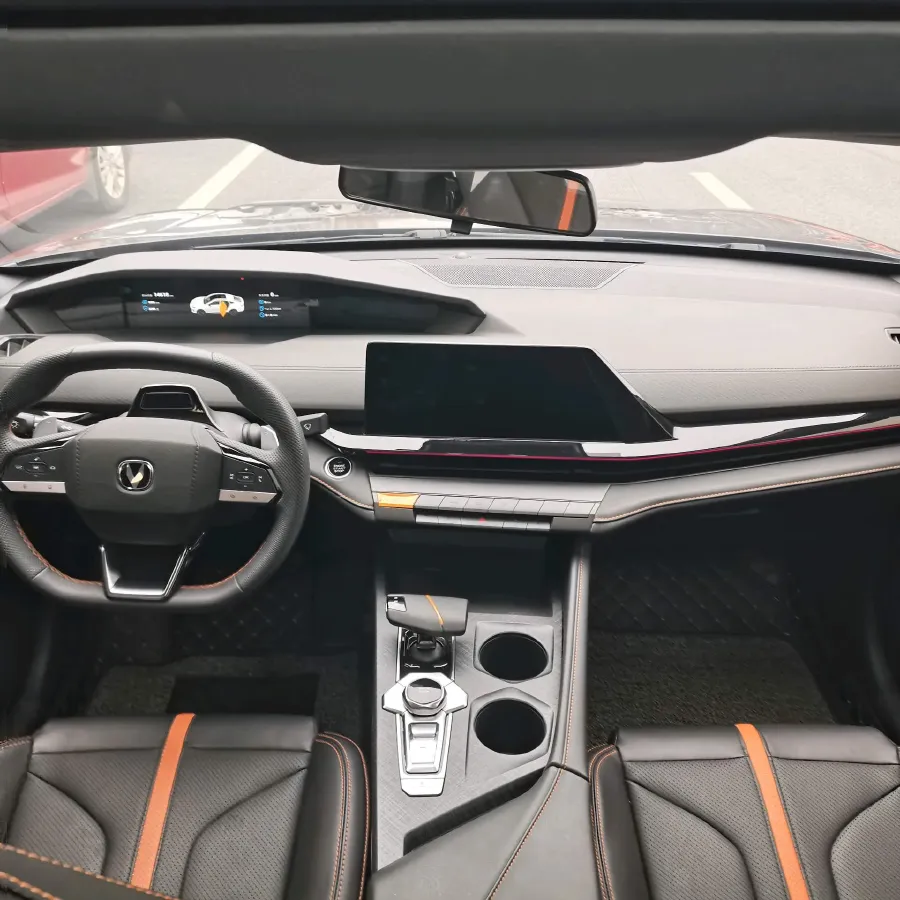 2024 ChangAn UNI-V 1.5T 188HP L4 7DCT,autocango,china used car exporter,china ev exporter,chinese used car exporter,chinese used ev exporter