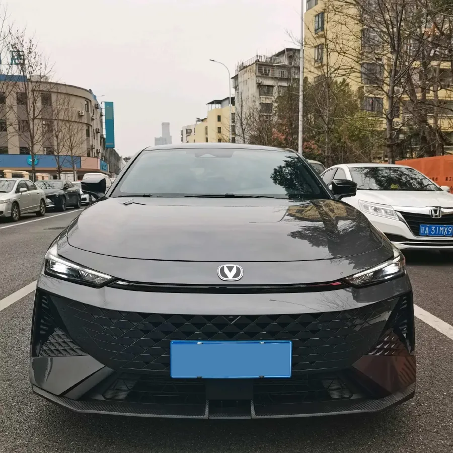 2024 ChangAn UNI-V 1.5T 188HP L4 7DCT,autocango,china used car exporter,china ev exporter,chinese used car exporter,chinese used ev exporter