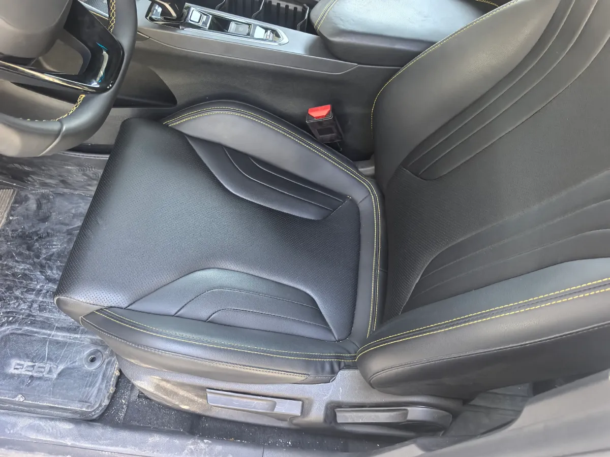 2025 Geely Emgrand 1.5L 127HP L4 CVT,autocango,china used car exporter,china ev exporter,chinese used car exporter,chinese used ev exporter