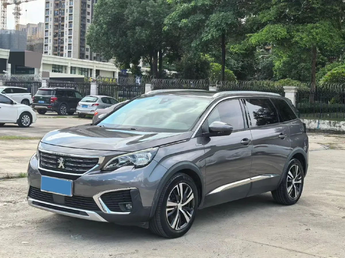 2017 Peugeot 5008 1.8T 204HP L4 6AT,autocango,china used car exporter,china ev exporter,chinese used car exporter,chinese used ev exporter