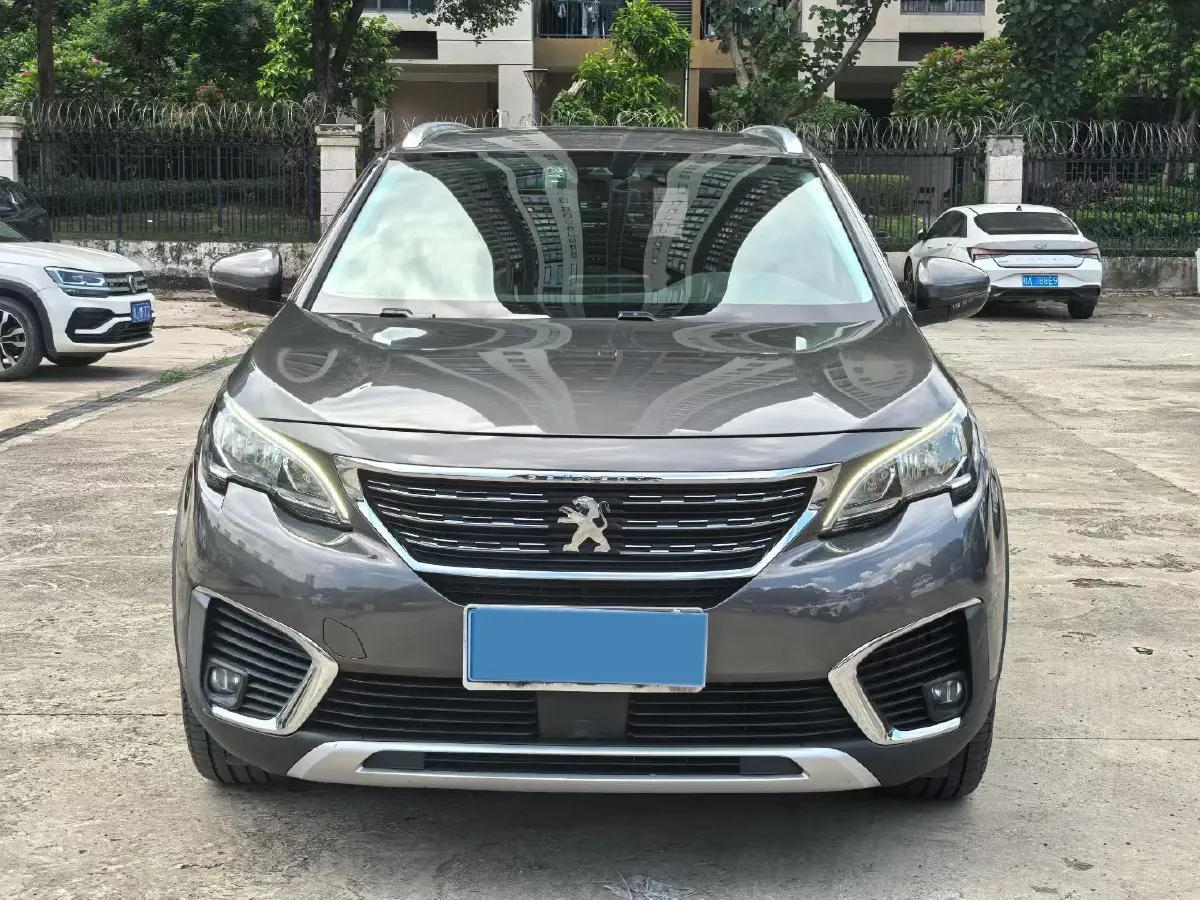 2017 Peugeot 5008 1.8T 204HP L4 6AT,autocango,china used car exporter,china ev exporter,chinese used car exporter,chinese used ev exporter