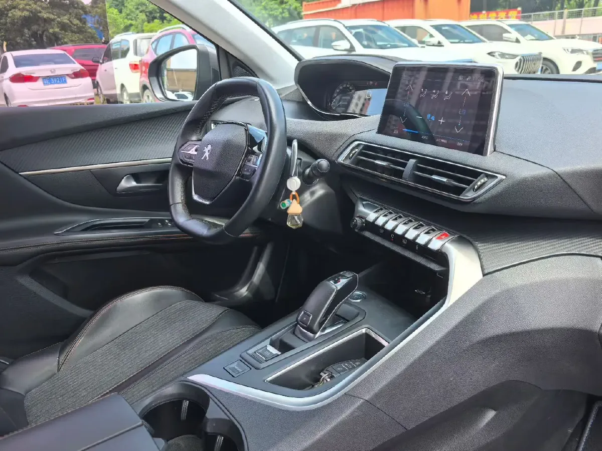 2017 Peugeot 5008 1.8T 204HP L4 6AT,autocango,china used car exporter,china ev exporter,chinese used car exporter,chinese used ev exporter