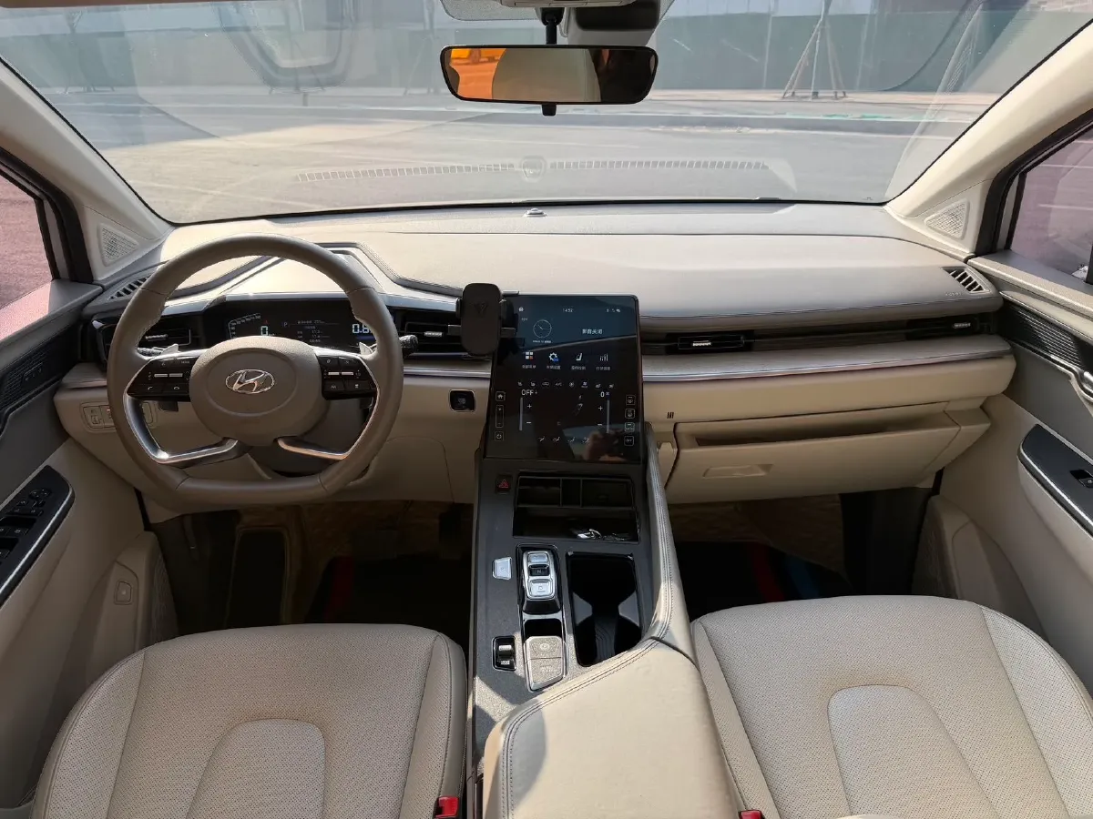 2021 Hyundai Custo 2.0T 236HP L4 8AT,autocango,china used car exporter,china ev exporter,chinese used car exporter,chinese used ev exporter