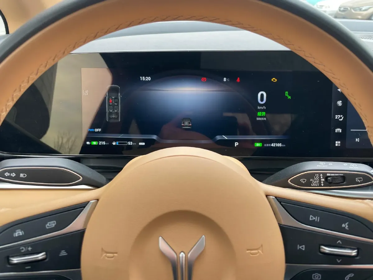 2024 Voyah Dream 1.5T 150HP L4 PHEV 43KWH,autocango,china used car exporter,china ev exporter,chinese used car exporter,chinese used ev exporter