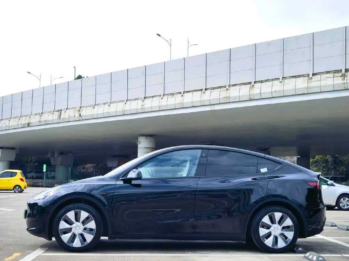 2022 Tesla Model Y BEV 60KWH,autocango,china used car exporter,china ev exporter,chinese used car exporter,chinese used ev exporter