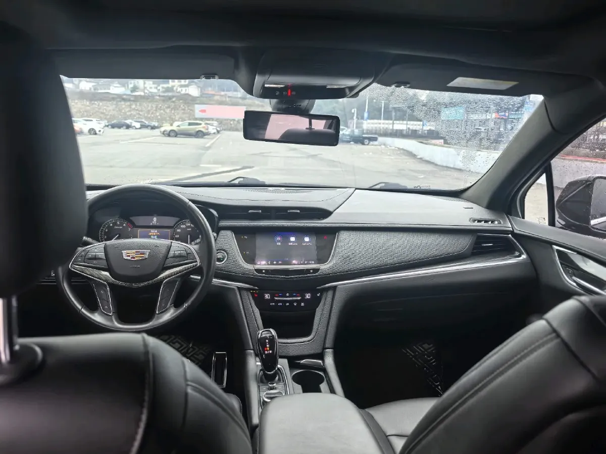 2022 Cadillac XT5 2.0T 237HP L4 9AT,autocango,china used car exporter,china ev exporter,chinese used car exporter,chinese used ev exporter