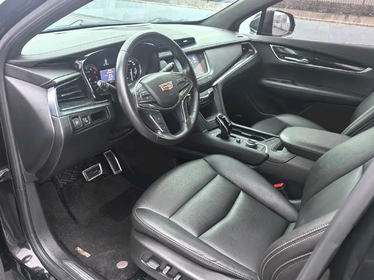 2022 Cadillac XT5 2.0T 237HP L4 9AT,autocango,china used car exporter,china ev exporter,chinese used car exporter,chinese used ev exporter