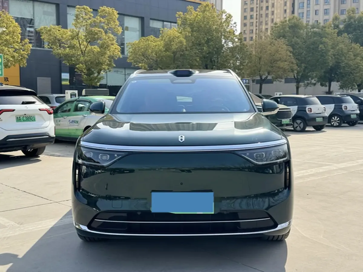 2025 AITO AITO M8 REEV 160HP REEV 53.4KWH,autocango,china used car exporter,china ev exporter,chinese used car exporter,chinese used ev exporter