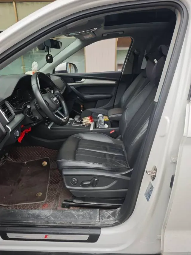 2020 Audi Q5L 2.0T 190HP L4 7DCT,autocango,china used car exporter,china ev exporter,chinese used car exporter,chinese used ev exporter