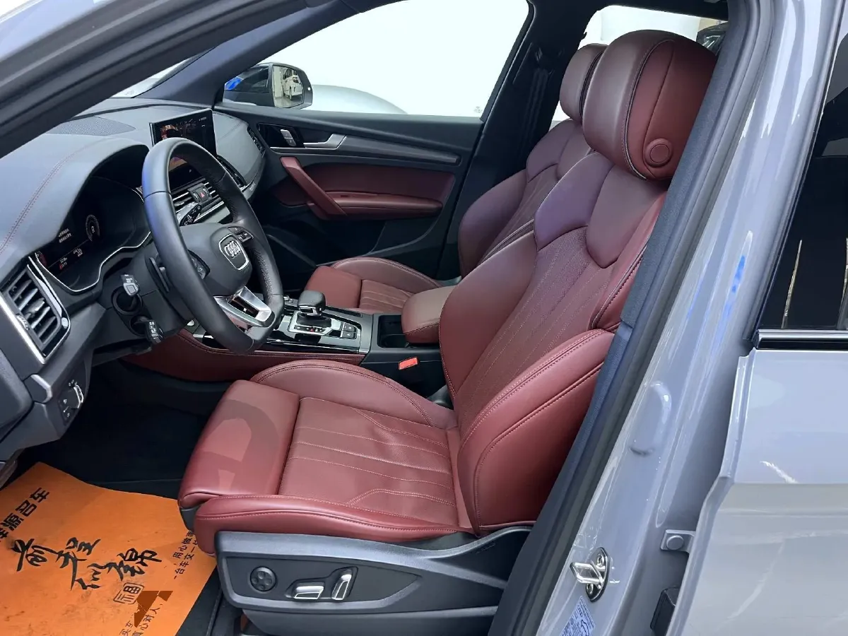 2025 Audi Q5L 2.0T 190HP L4 7DCT,autocango,china used car exporter,china ev exporter,chinese used car exporter,chinese used ev exporter