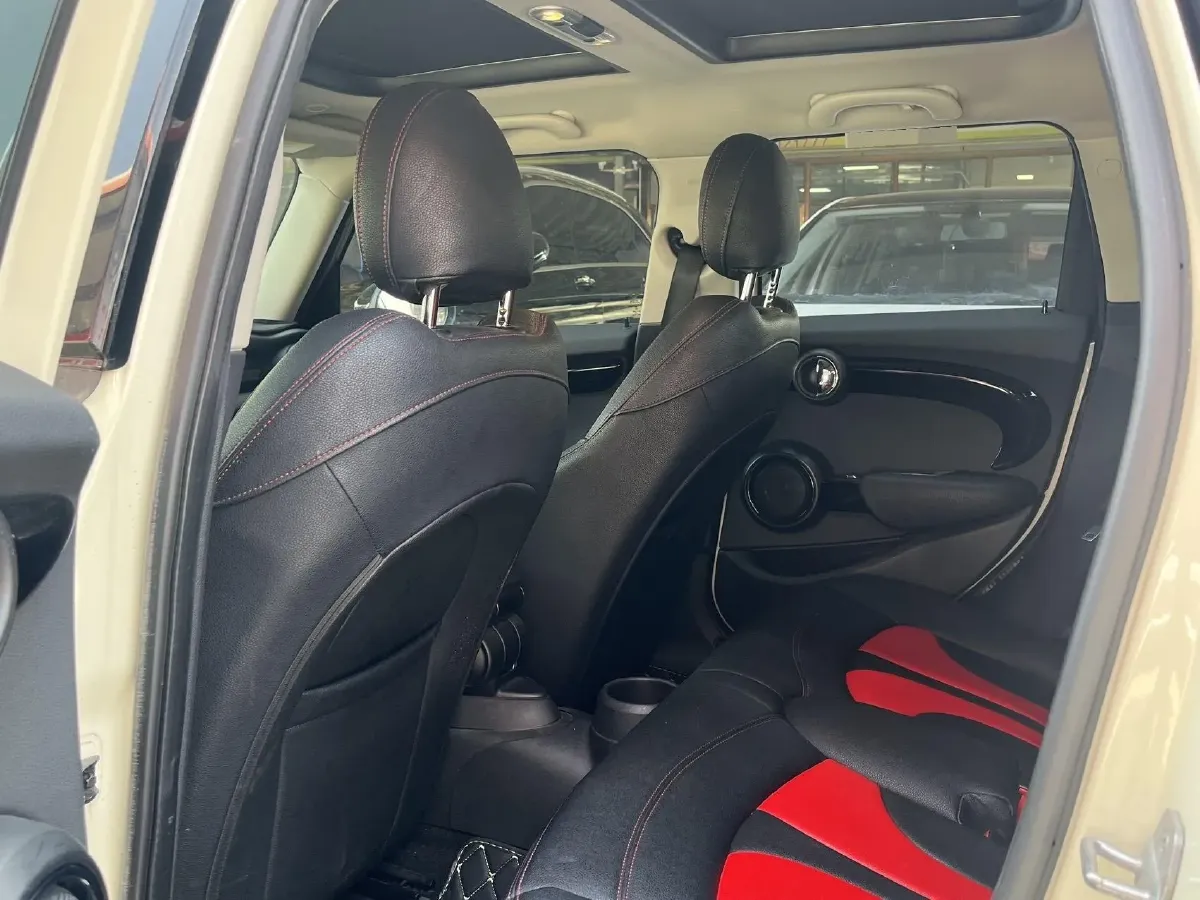 2018 MINI COUNTRYMAN 1.5T 136HP L3 6AT,autocango,china used car exporter,china ev exporter,chinese used car exporter,chinese used ev exporter