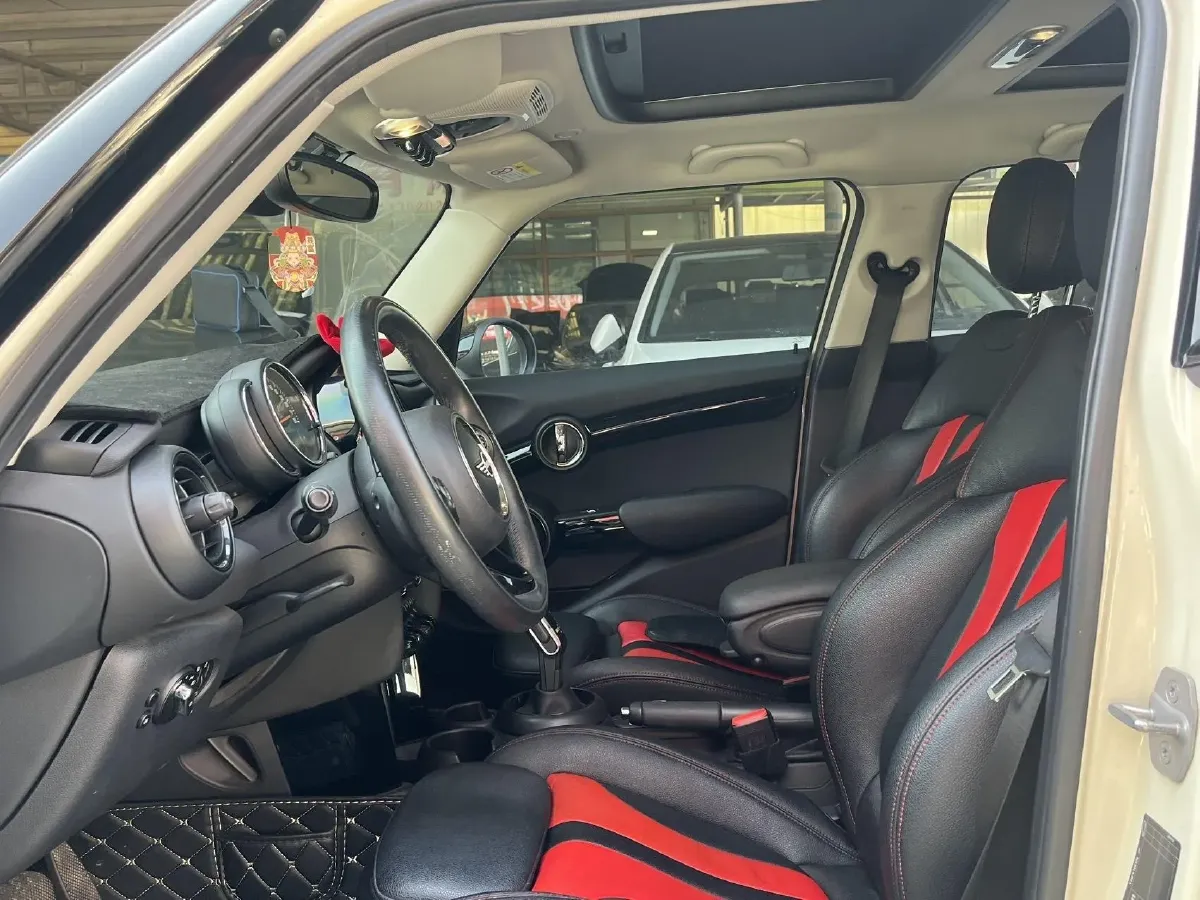 2018 MINI COUNTRYMAN 1.5T 136HP L3 6AT,autocango,china used car exporter,china ev exporter,chinese used car exporter,chinese used ev exporter