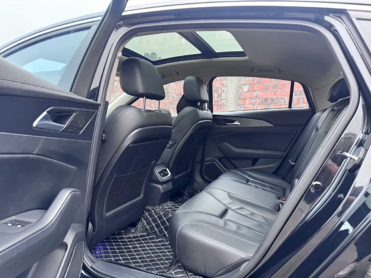 2020 HongQi H5 1.8T 197HP L4 6AT,autocango,china used car exporter,china ev exporter,chinese used car exporter,chinese used ev exporter