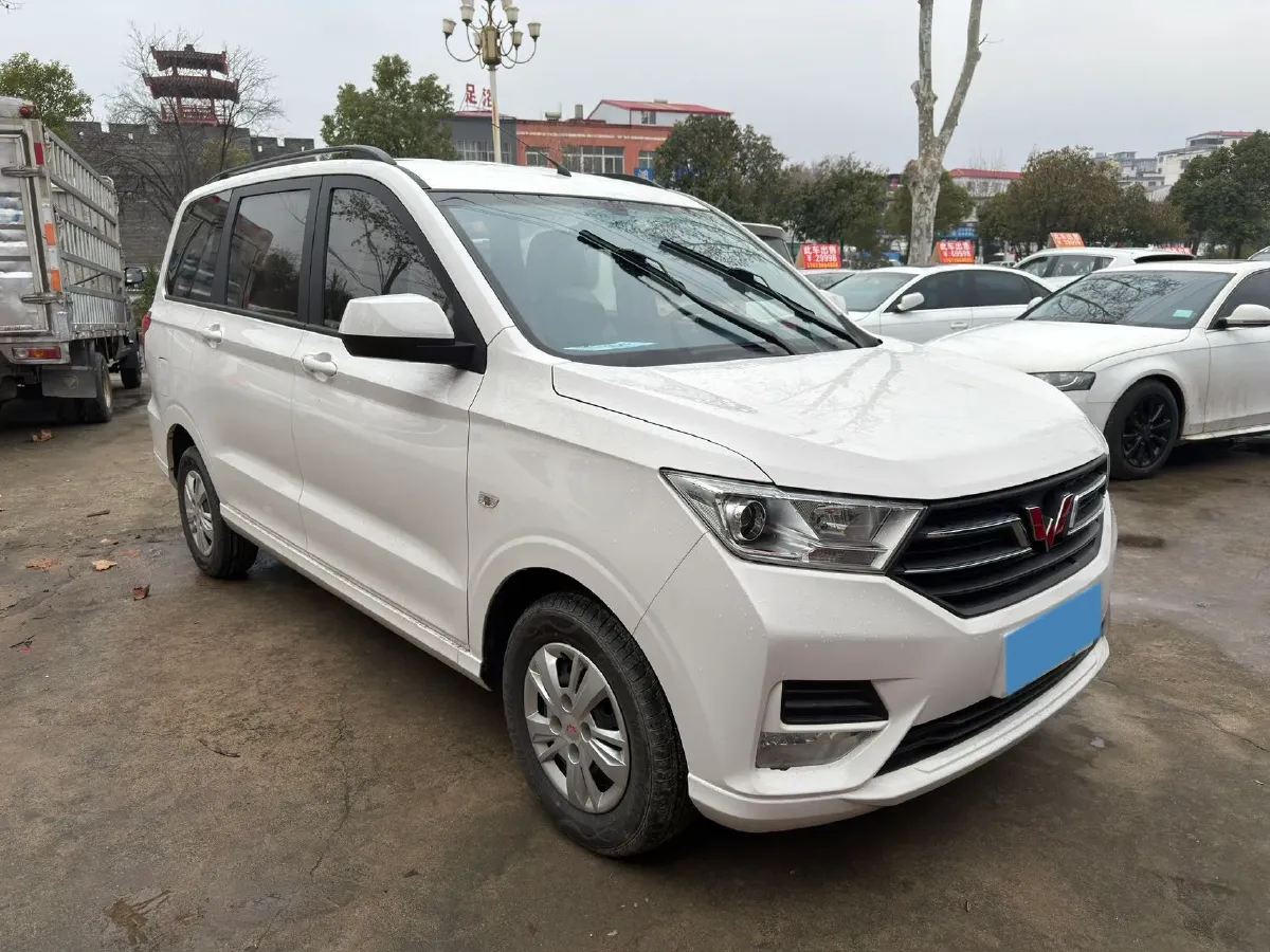 2021 WuLing HongGuang 1.5L 99HP L4 6MT,autocango,china used car exporter,china ev exporter,chinese used car exporter,chinese used ev exporter