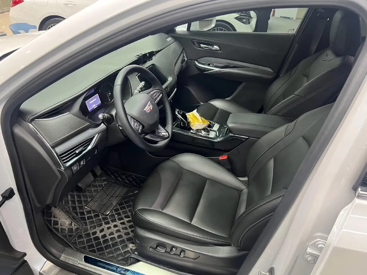 2020 Cadillac XT4 2.0T 241HP L4 9AT,autocango,china used car exporter,china ev exporter,chinese used car exporter,chinese used ev exporter