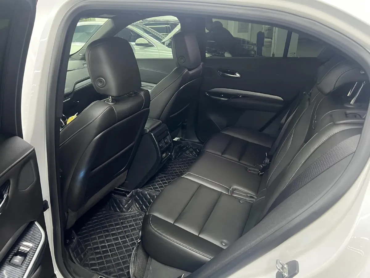 2020 Cadillac XT4 2.0T 241HP L4 9AT,autocango,china used car exporter,china ev exporter,chinese used car exporter,chinese used ev exporter