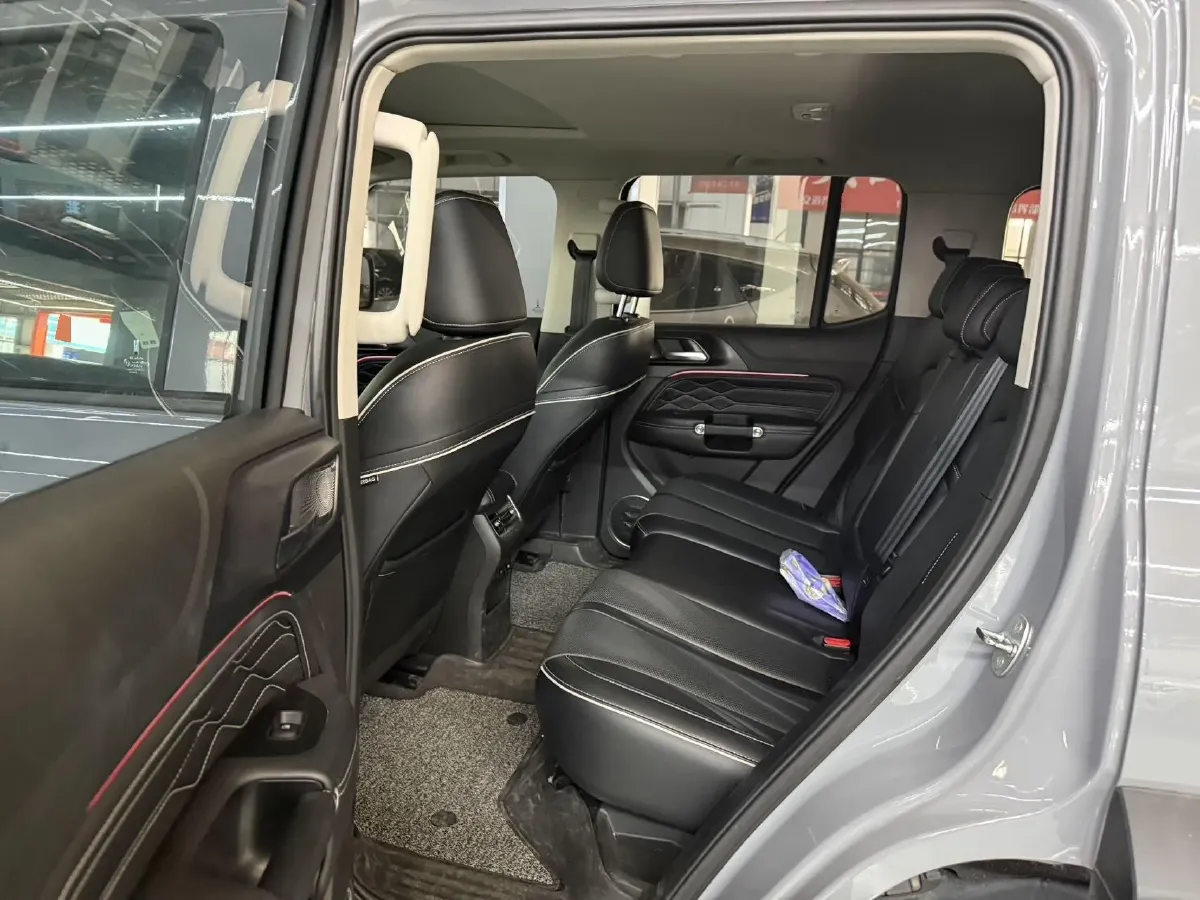 2021 Tank 300 2.0T 227HP L4 8AT,autocango,china used car exporter,china ev exporter,chinese used car exporter,chinese used ev exporter