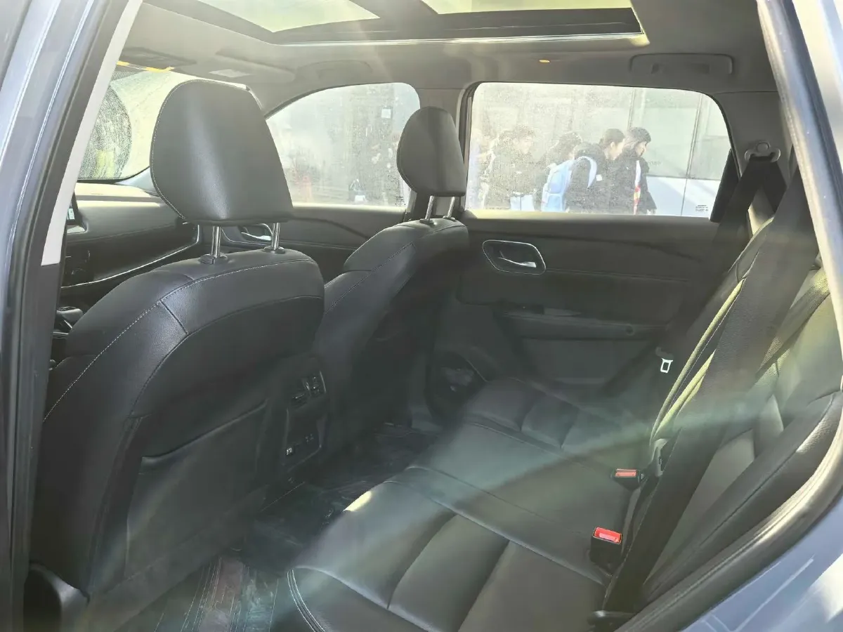 2021 Nissan X-Trail 1.5T 204HP L3 CVT,autocango,china used car exporter,china ev exporter,chinese used car exporter,chinese used ev exporter