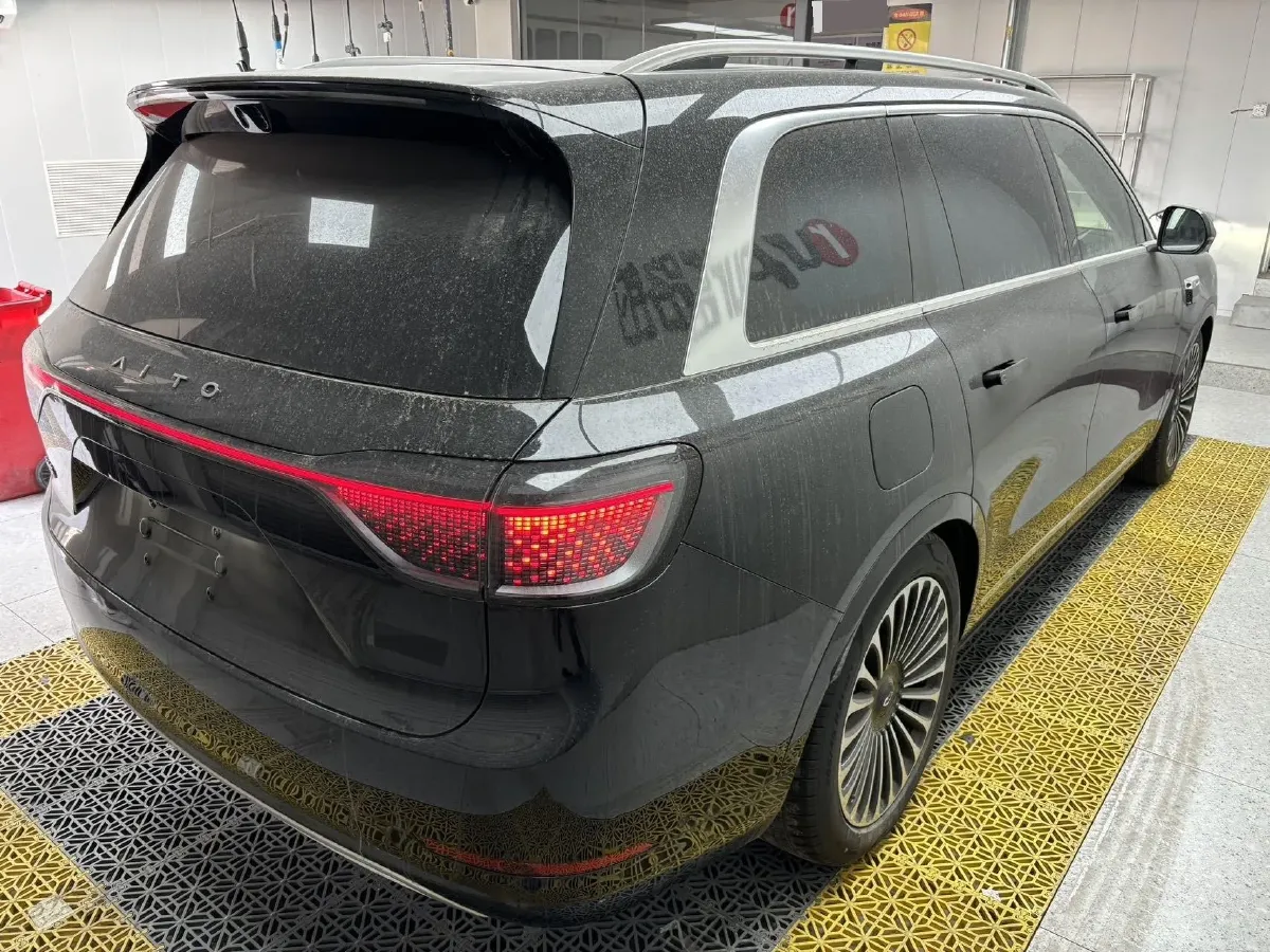 2025 AITO AITO M9 REEV 160HP REEV 52KWH,autocango,china used car exporter,china ev exporter,chinese used car exporter,chinese used ev exporter