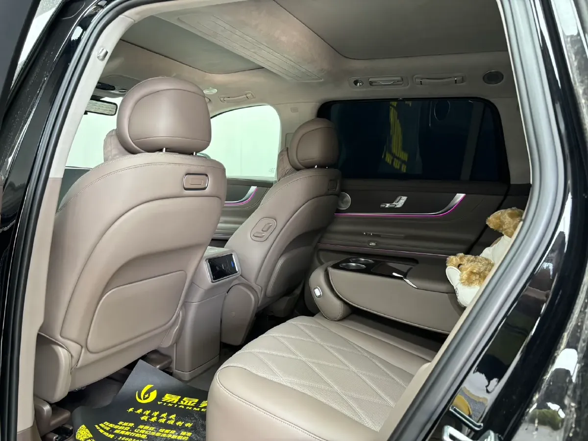 2025 AITO AITO M9 REEV 160HP REEV 52KWH,autocango,china used car exporter,china ev exporter,chinese used car exporter,chinese used ev exporter