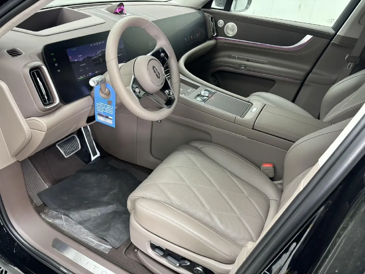 2025 AITO AITO M9 REEV 160HP REEV 52KWH,autocango,china used car exporter,china ev exporter,chinese used car exporter,chinese used ev exporter