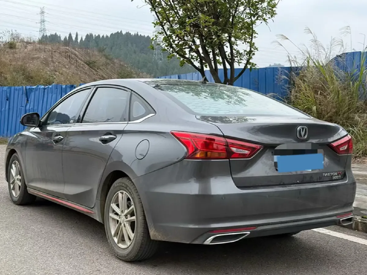 2021 ChangAn Raeton CC 1.5T 180HP L4 7DCT,autocango,china used car exporter,china ev exporter,chinese used car exporter,chinese used ev exporter