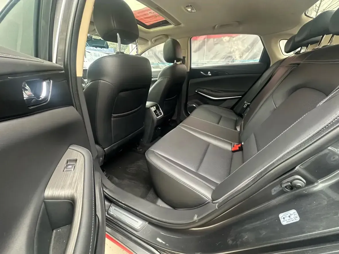 2021 ChangAn Raeton CC 1.5T 180HP L4 7DCT,autocango,china used car exporter,china ev exporter,chinese used car exporter,chinese used ev exporter