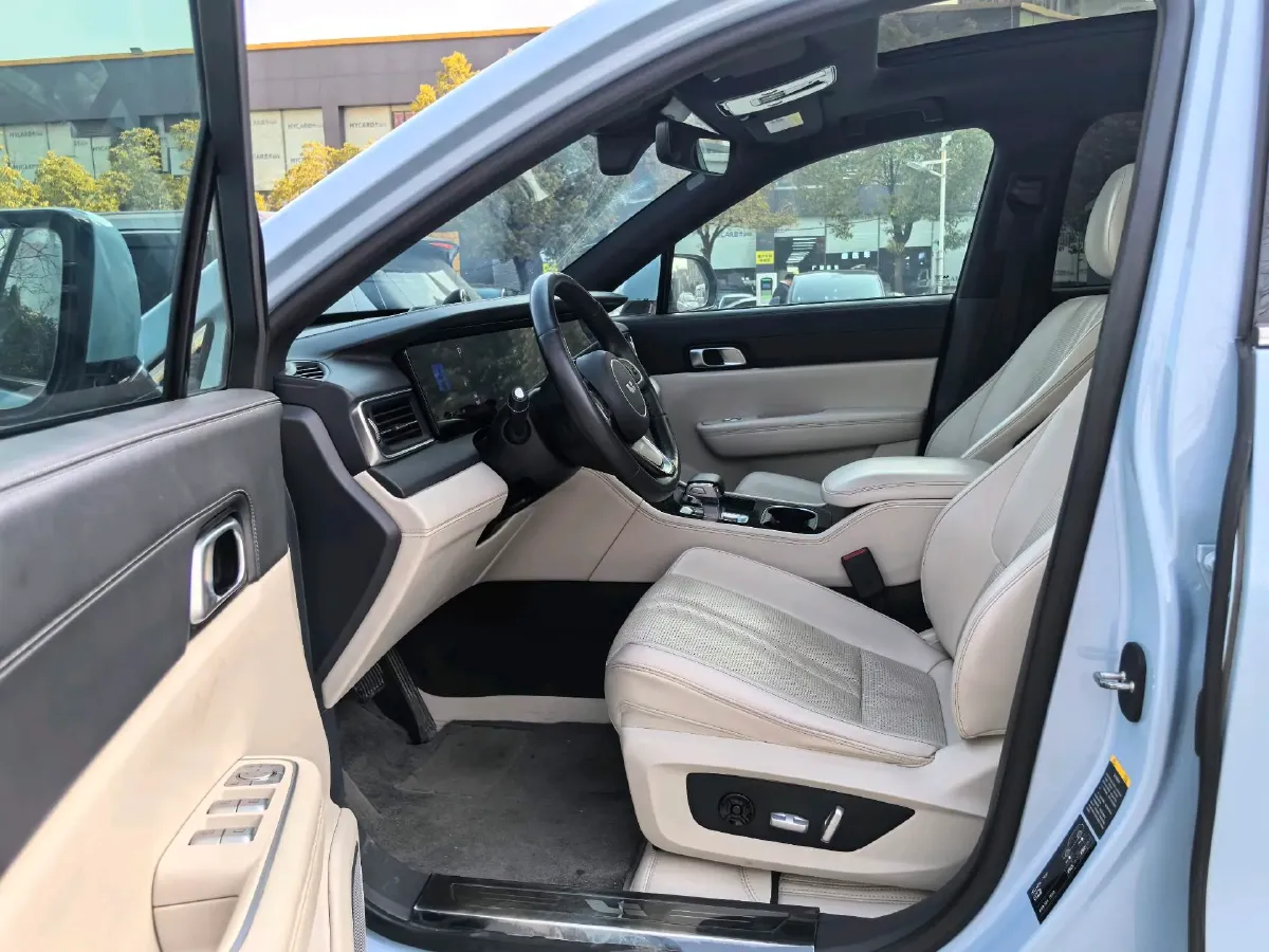 2020 Li ONE Range Extended 131HP REEV 40.5KWH,autocango,china used car exporter,china ev exporter,chinese used car exporter,chinese used ev exporter