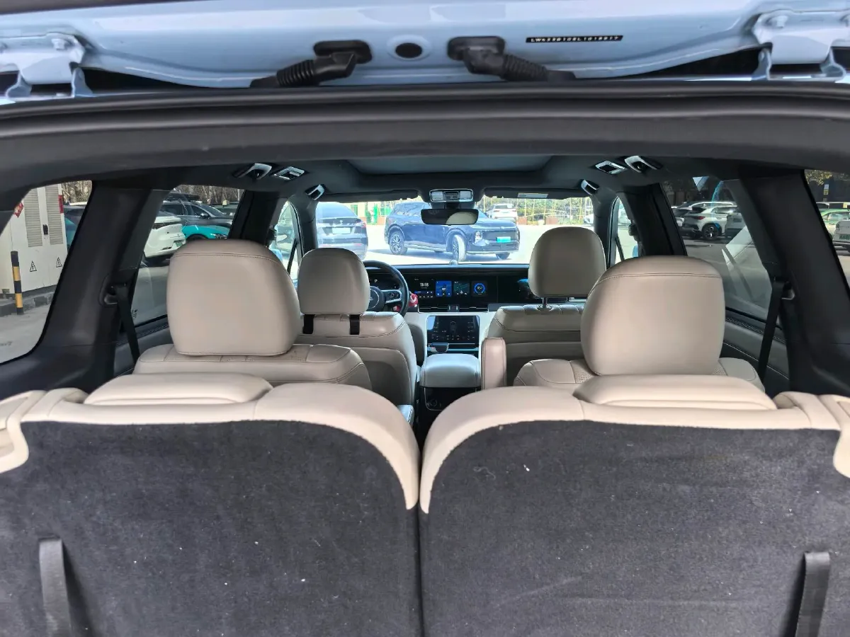 2020 Li ONE Range Extended 131HP REEV 40.5KWH,autocango,china used car exporter,china ev exporter,chinese used car exporter,chinese used ev exporter