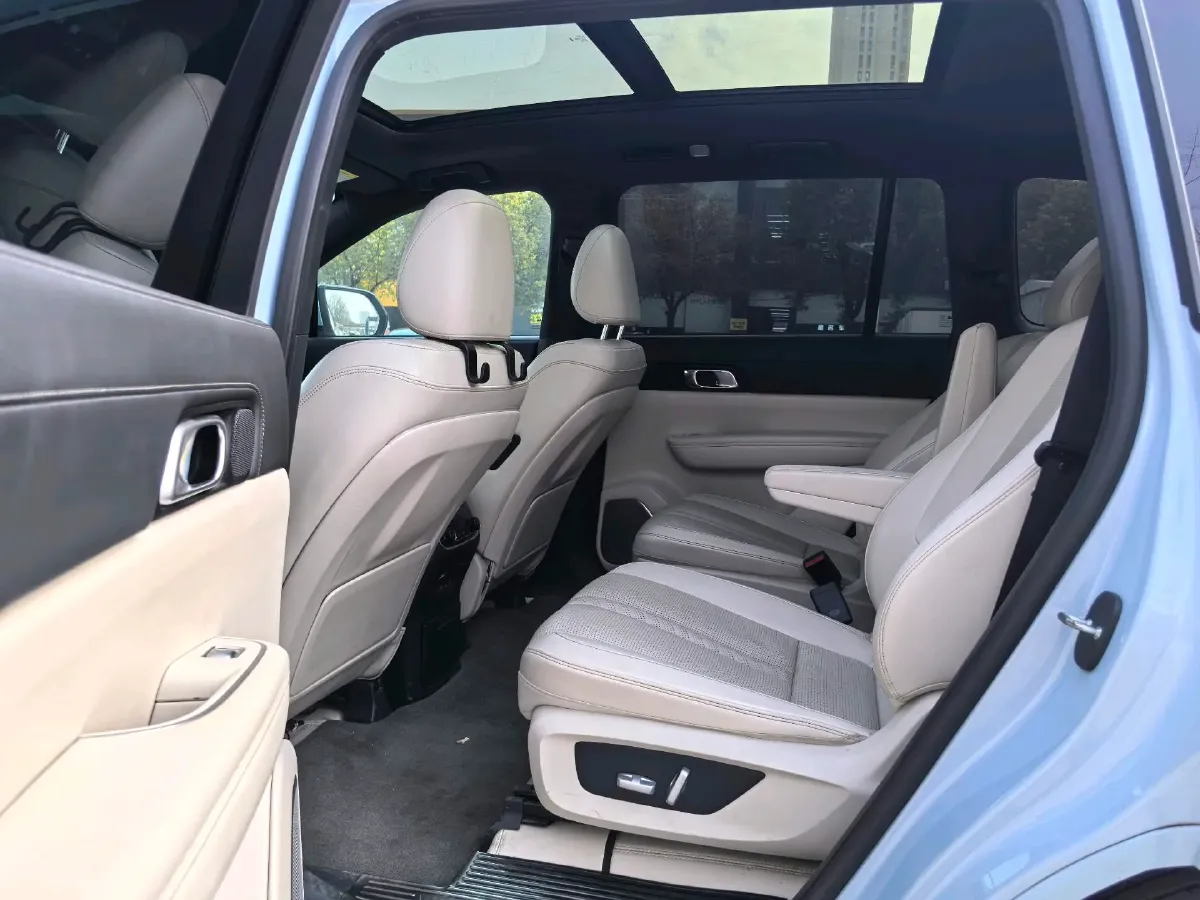 2020 Li ONE Range Extended 131HP REEV 40.5KWH,autocango,china used car exporter,china ev exporter,chinese used car exporter,chinese used ev exporter