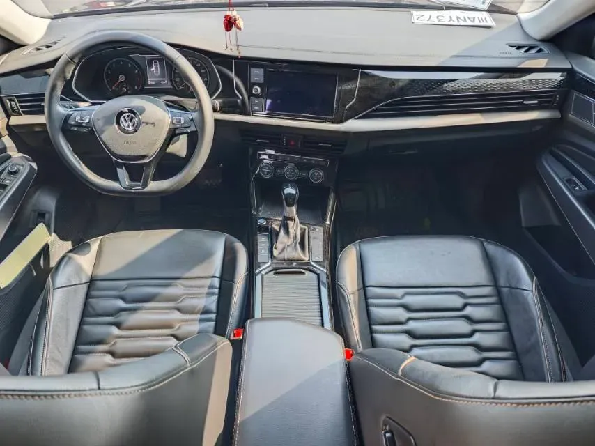 2019 Volvo V40 1.5T 152HP L4 6AT,autocango,china used car exporter,china ev exporter,chinese used car exporter,chinese used ev exporter