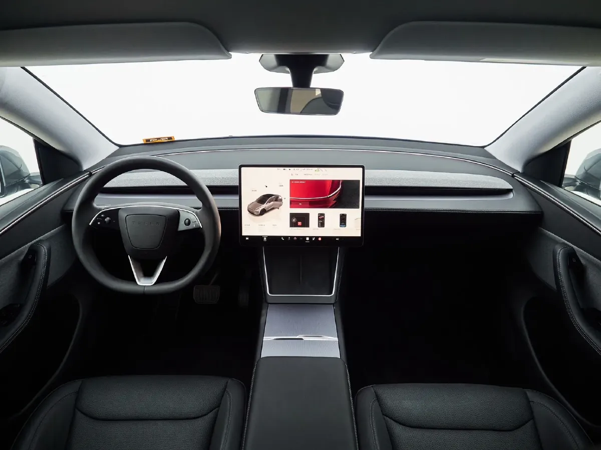 2025 Tesla Model Y BEV 62.5KWH,autocango,china used car exporter,china ev exporter,chinese used car exporter,chinese used ev exporter