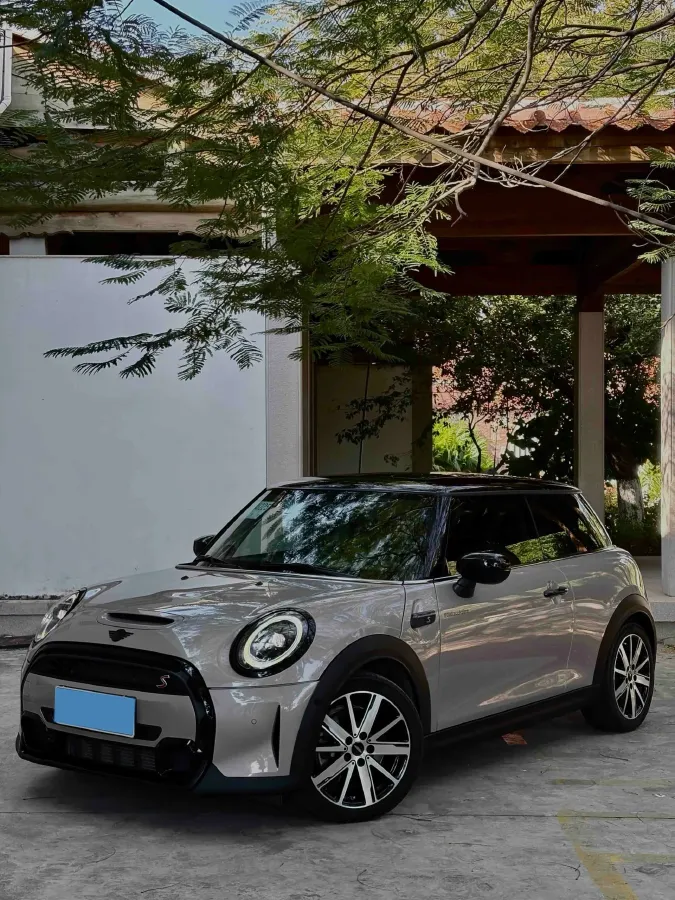 2022 MINI MINI 2.0T 192HP L4 7DCT,autocango,china used car exporter,china ev exporter,chinese used car exporter,chinese used ev exporter