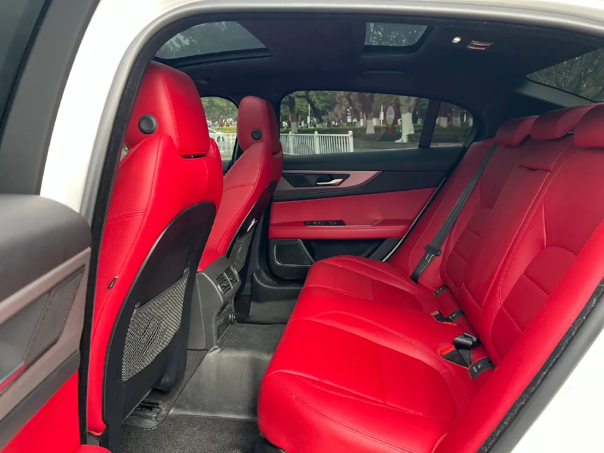 2020 Jaguar XEL 2.0T 200HP L4 8AT,autocango,china used car exporter,china ev exporter,chinese used car exporter,chinese used ev exporter