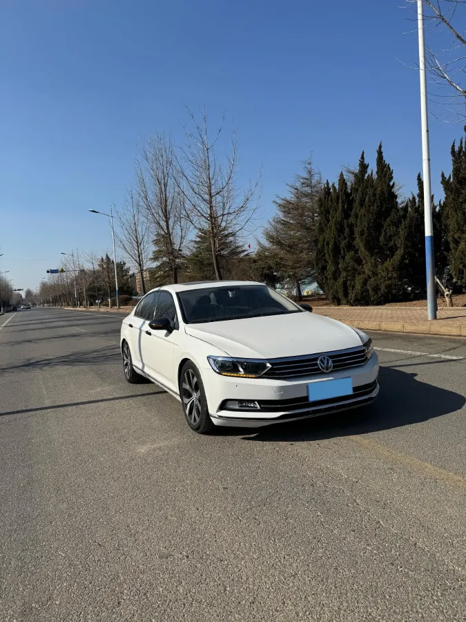 2018 Volkswagen Magotan 1.8T 180HP L4 7DCT,autocango,china used car exporter,china ev exporter,chinese used car exporter,chinese used ev exporter