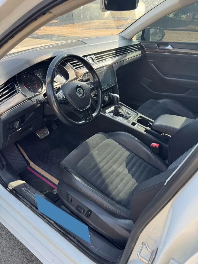 2018 Volkswagen Magotan 1.8T 180HP L4 7DCT,autocango,china used car exporter,china ev exporter,chinese used car exporter,chinese used ev exporter