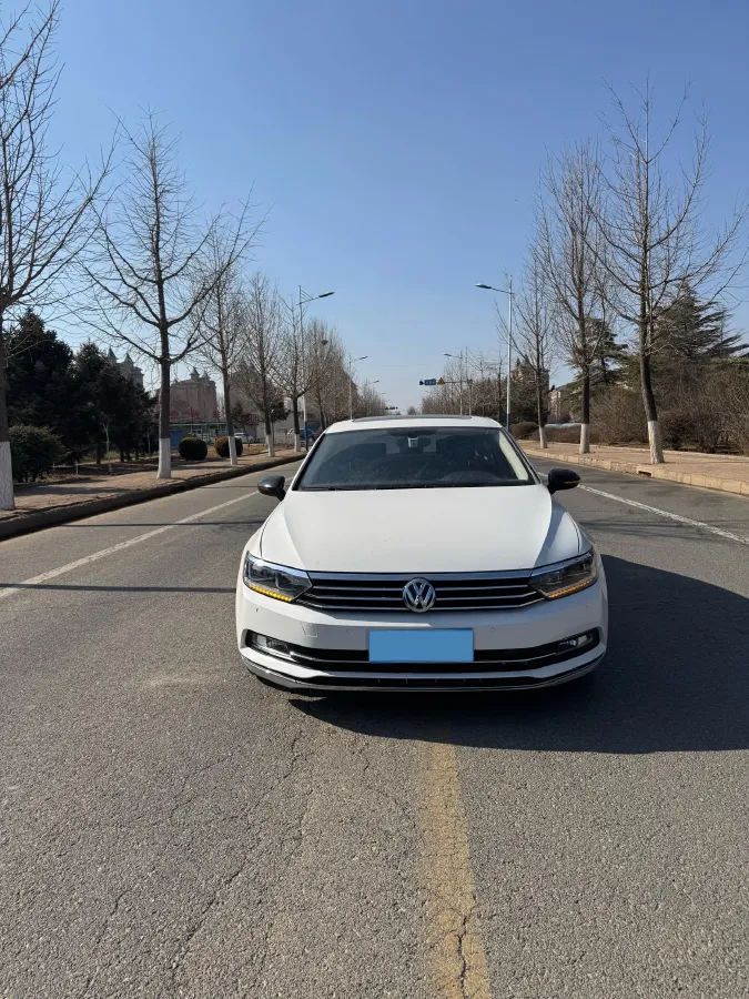 2018 Volkswagen Magotan 1.8T 180HP L4 7DCT,autocango,china used car exporter,china ev exporter,chinese used car exporter,chinese used ev exporter