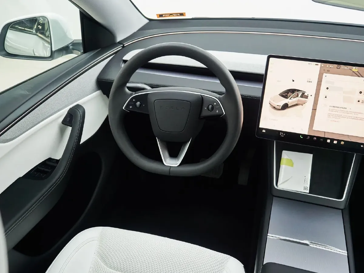 2025 Tesla Model Y BEV 62.5KWH,autocango,china used car exporter,china ev exporter,chinese used car exporter,chinese used ev exporter