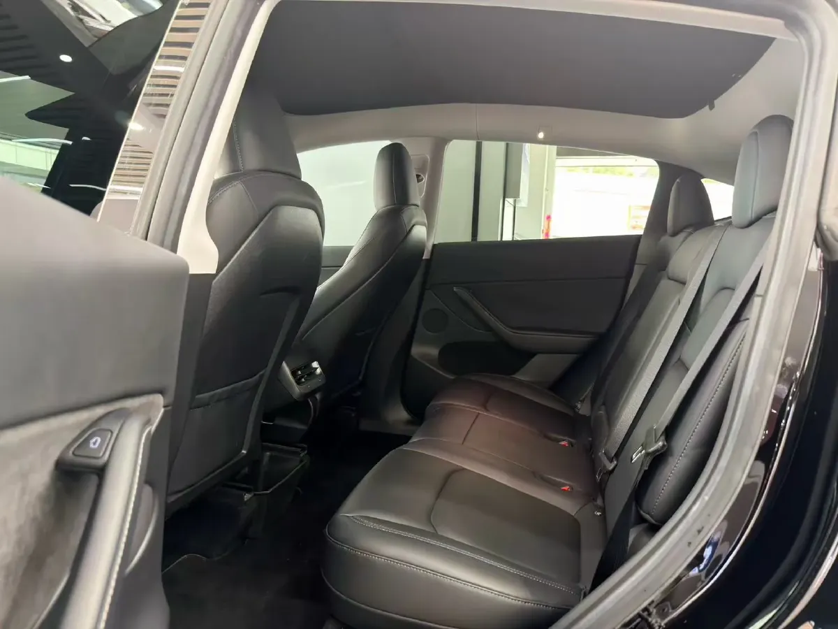 2022 Tesla Model Y BEV 60KWH,autocango,china used car exporter,china ev exporter,chinese used car exporter,chinese used ev exporter