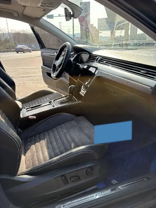 2020 Volkswagen Magotan 2.0T 186HP L4 7DCT,autocango,china used car exporter,china ev exporter,chinese used car exporter,chinese used ev exporter