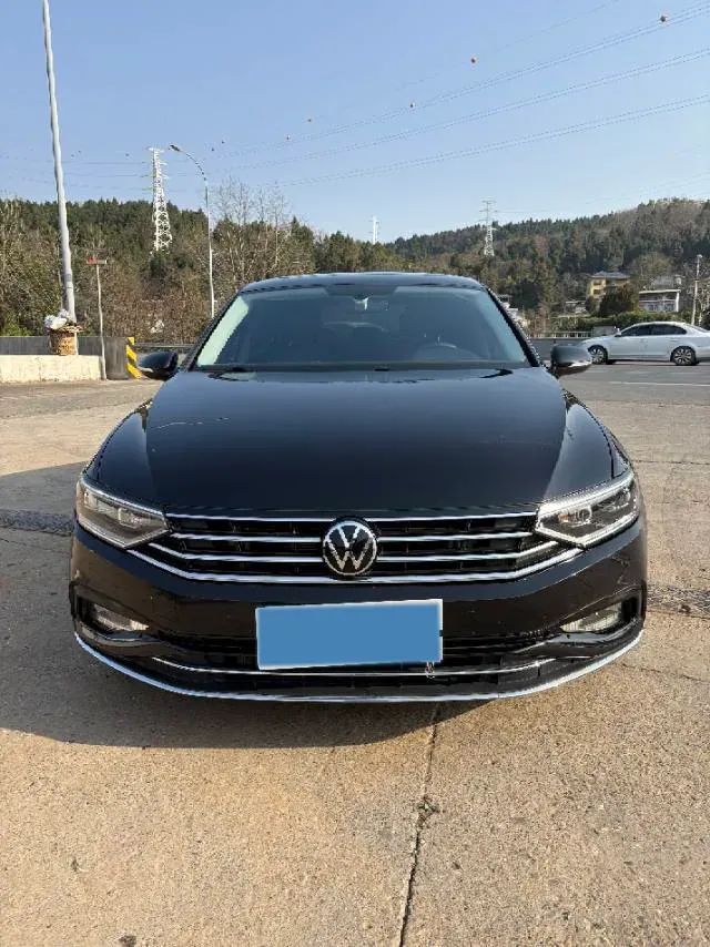 2020 Volkswagen Magotan 2.0T 186HP L4 7DCT,autocango,china used car exporter,china ev exporter,chinese used car exporter,chinese used ev exporter