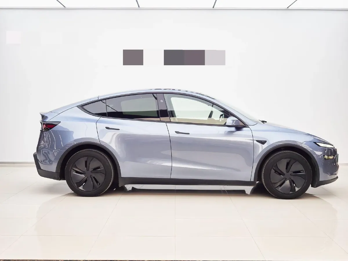 2025 Tesla Model Y BEV 62.5KWH,autocango,china used car exporter,china ev exporter,chinese used car exporter,chinese used ev exporter